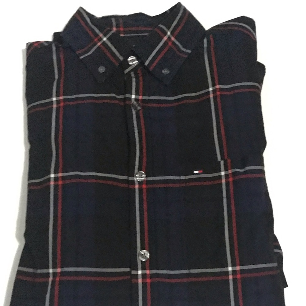 Tommy Hilfiger New York fit long sleeve button up.